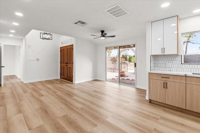 3190 E Vincentia Road, Palm Springs, CA 92262