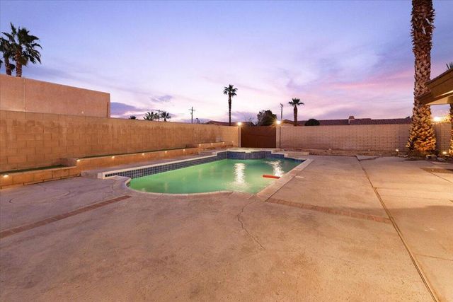3190 E Vincentia Road, Palm Springs, CA 92262