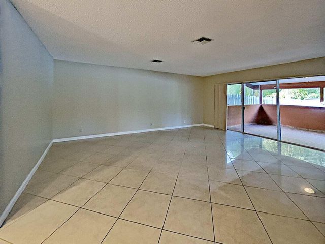 10101 SW 9th Lane, Pembroke Pines, FL 33025