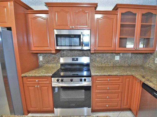 10101 SW 9th Lane, Pembroke Pines, FL 33025