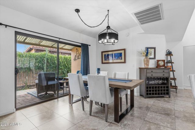 37222 N TOM DARLINGTON Drive 11, Carefree, AZ 85377