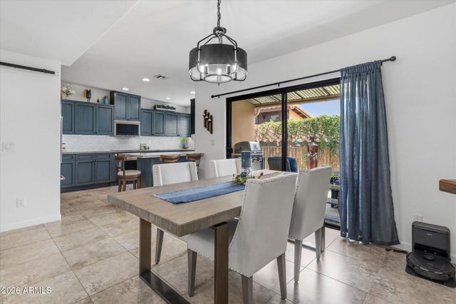 37222 N TOM DARLINGTON Drive 11, Carefree, AZ 85377