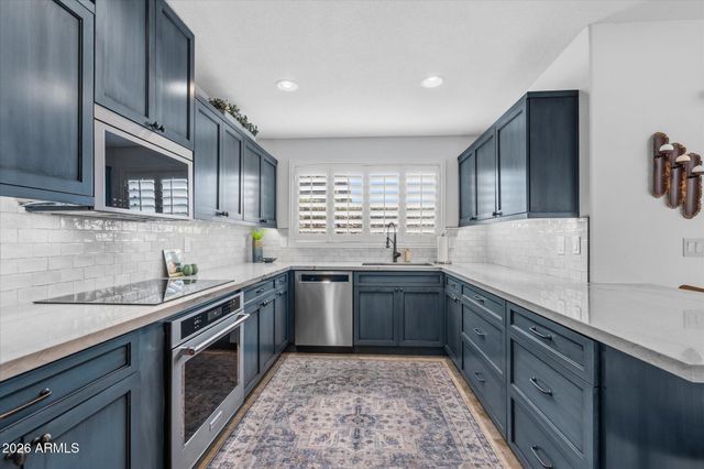 37222 N TOM DARLINGTON Drive 11, Carefree, AZ 85377