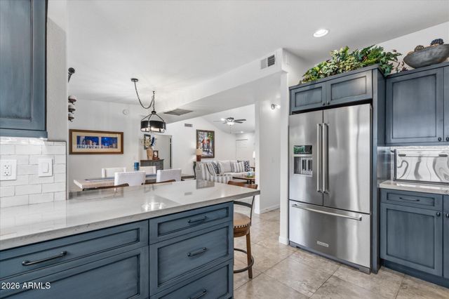37222 N TOM DARLINGTON Drive 11, Carefree, AZ 85377