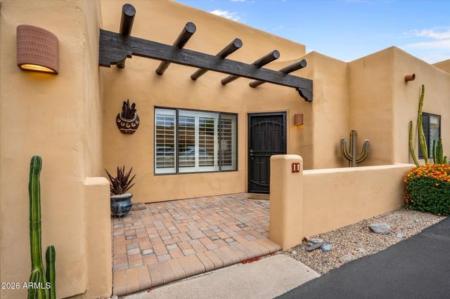 37222 N TOM DARLINGTON Drive 11, Carefree, AZ 85377