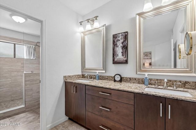 37222 N TOM DARLINGTON Drive 11, Carefree, AZ 85377