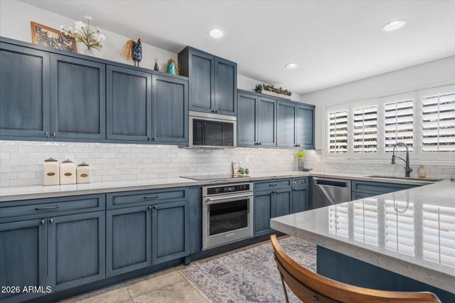 37222 N TOM DARLINGTON Drive 11, Carefree, AZ 85377