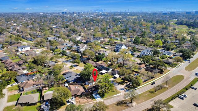 4218 T C Jester Blvd, Houston, TX 77018