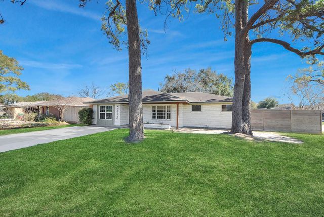 4218 T C Jester Blvd, Houston, TX 77018
