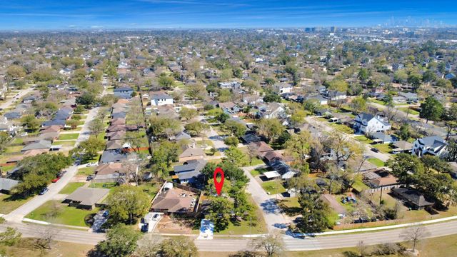 4218 T C Jester Blvd, Houston, TX 77018