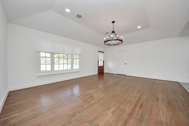 4218 T C Jester Blvd, Houston, TX 77018