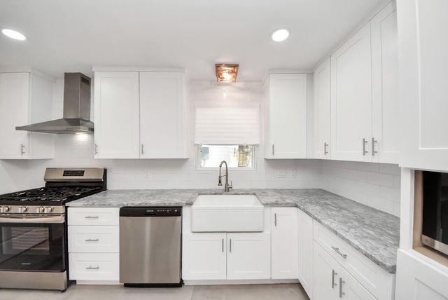 4218 T C Jester Blvd, Houston, TX 77018