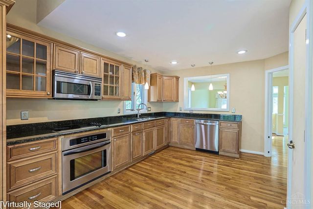 7 Falling Brook Lane, Blue Ash, OH 45241