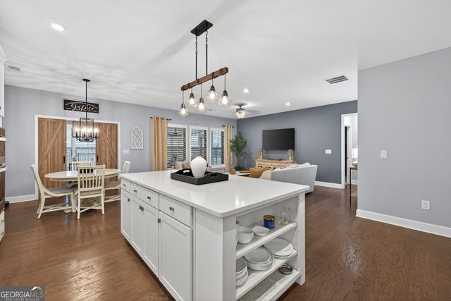 5713 Cypress Bluff Lane, Hoschton, GA 30548