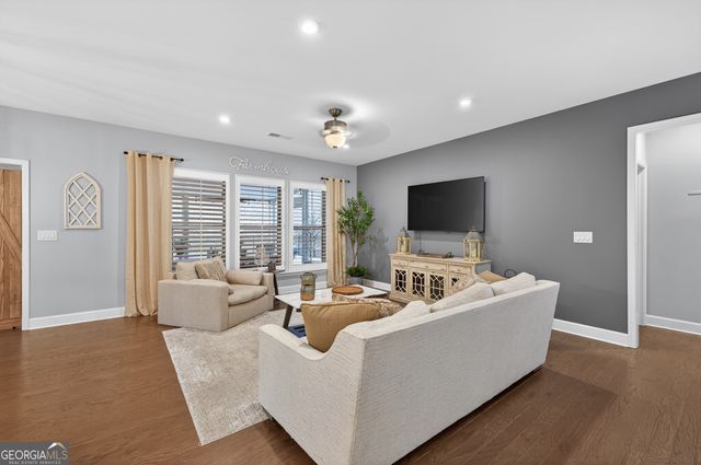 5713 Cypress Bluff Lane, Hoschton, GA 30548