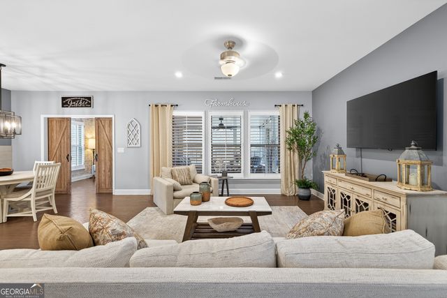 5713 Cypress Bluff Lane, Hoschton, GA 30548