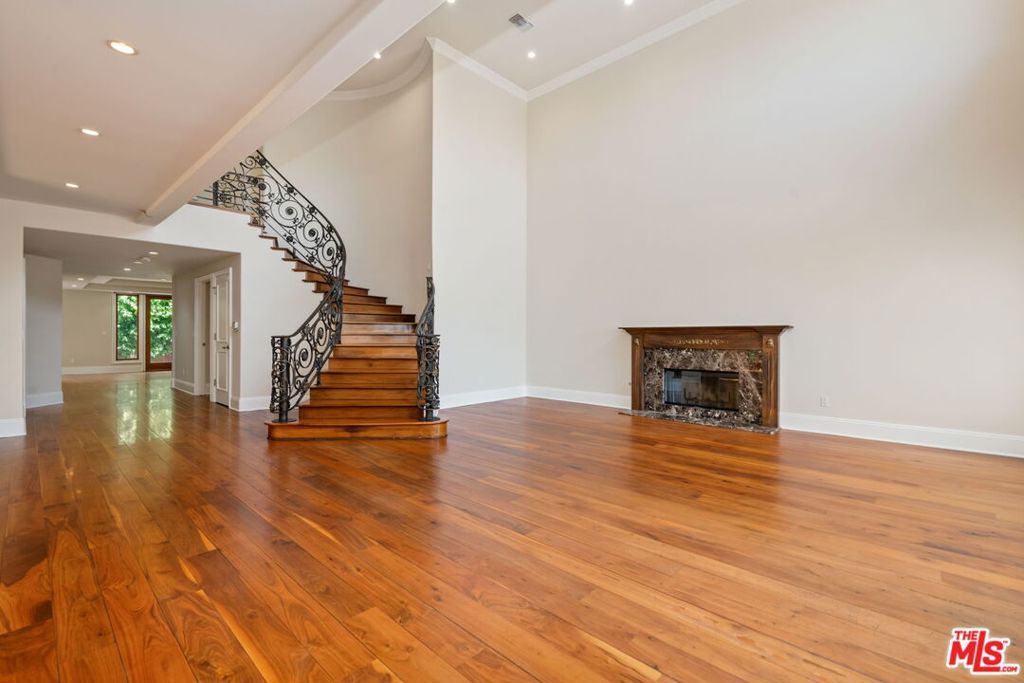 419 N Laurel Avenue, Los Angeles, CA 90048 — photo 2