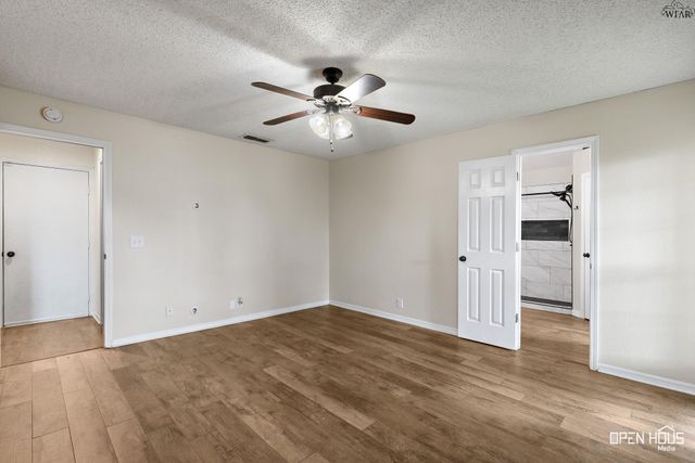 519 CHARLOTTE AVENUE, Burkburnett, TX 76354