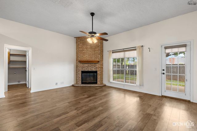 519 CHARLOTTE AVENUE, Burkburnett, TX 76354