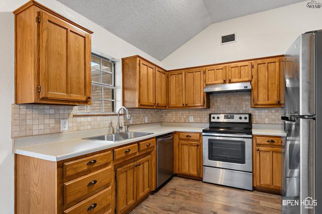 519 CHARLOTTE AVENUE, Burkburnett, TX 76354