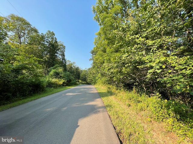 50 TUPELO, Springfield, WV 26763