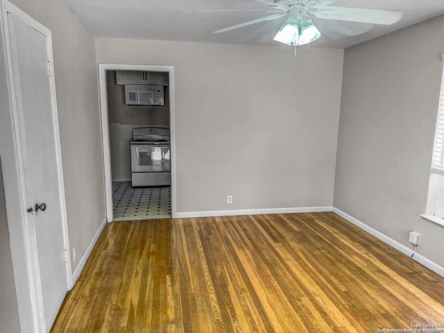 2016 W Olmos Dr, San Antonio, TX 78201