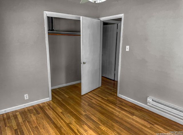 2016 W Olmos Dr, San Antonio, TX 78201