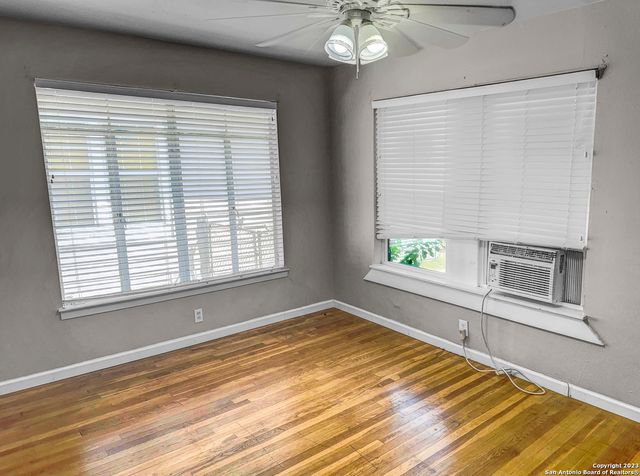 2016 W Olmos Dr, San Antonio, TX 78201