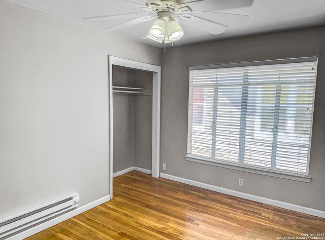 2016 W Olmos Dr, San Antonio, TX 78201