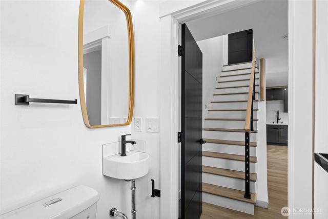 4047 25TH Avenue W, Seattle, WA 98199