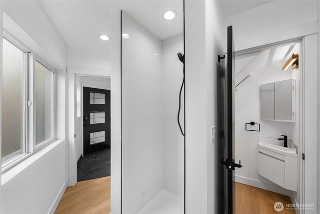 4047 25TH Avenue W, Seattle, WA 98199