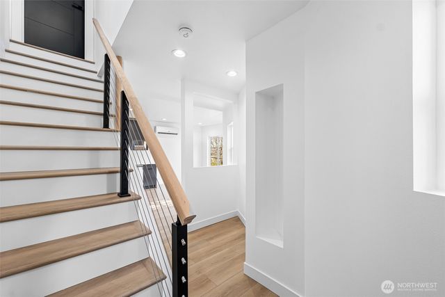 4047 25TH Avenue W, Seattle, WA 98199