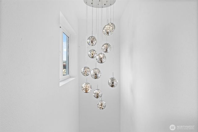 4047 25TH Avenue W, Seattle, WA 98199