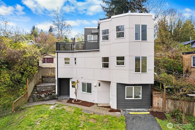 4047 25TH Avenue W, Seattle, WA 98199