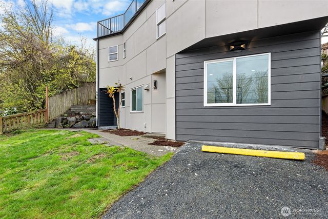 4047 25TH Avenue W, Seattle, WA 98199