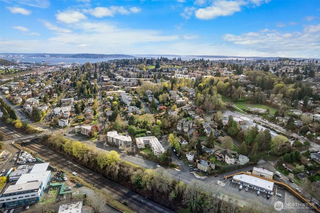 4047 25TH Avenue W, Seattle, WA 98199