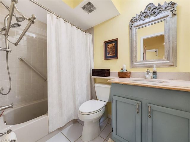 1950 Crown Pointe BLVD B207, Naples, FL 34112