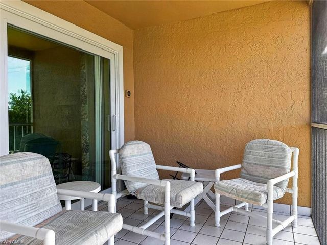 1950 Crown Pointe BLVD B207, Naples, FL 34112