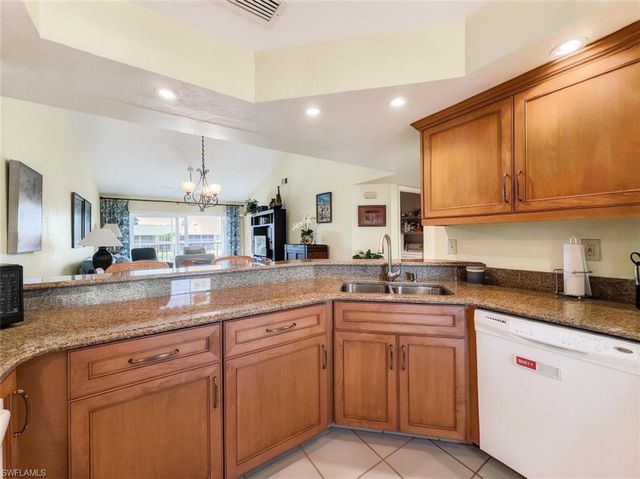 1950 Crown Pointe BLVD B207, Naples, FL 34112