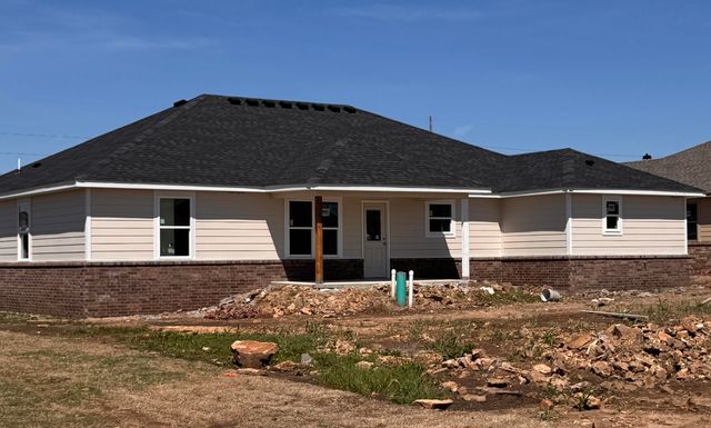 1112 Center Court Circle, Grove, OK 74344