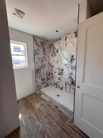 1112 Center Court Circle, Grove, OK 74344