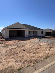 1112 Center Court Circle, Grove, OK 74344