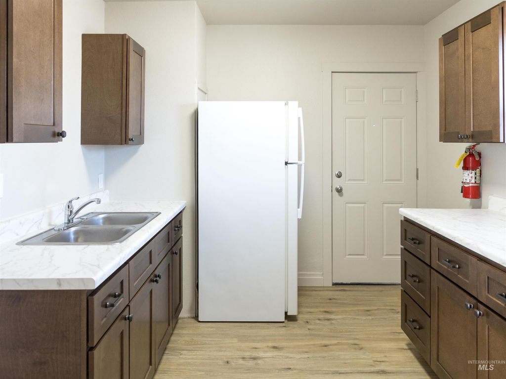 92 NW 2nd Ave, Ontario, OR 97914 photo 10