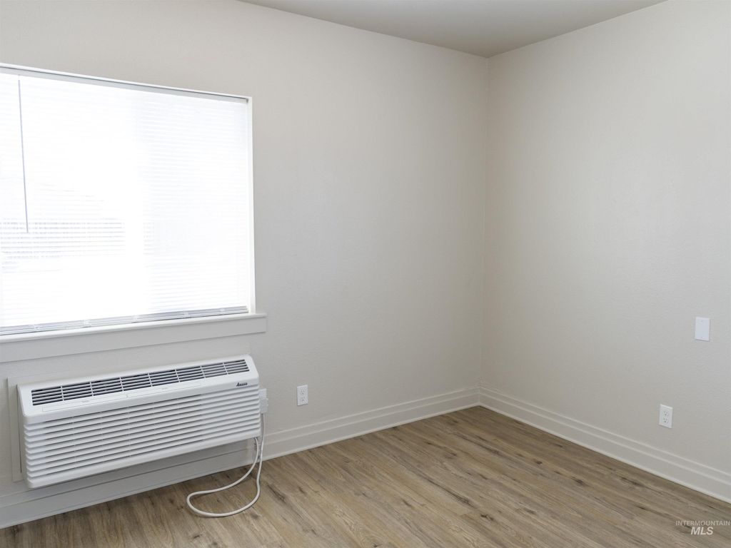 92 NW 2nd Ave, Ontario, OR 97914 photo 17