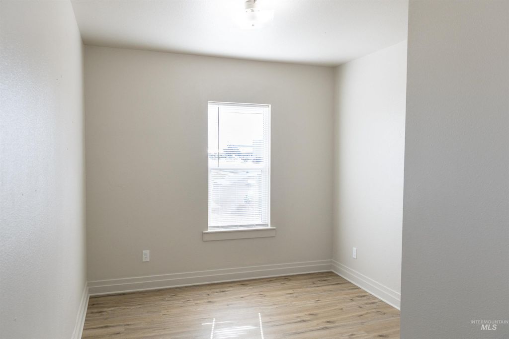 92 NW 2nd Ave, Ontario, OR 97914 photo 6