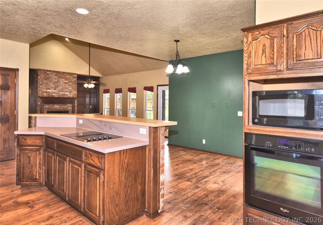 1704 N 12th Street, Broken Arrow, OK 74012