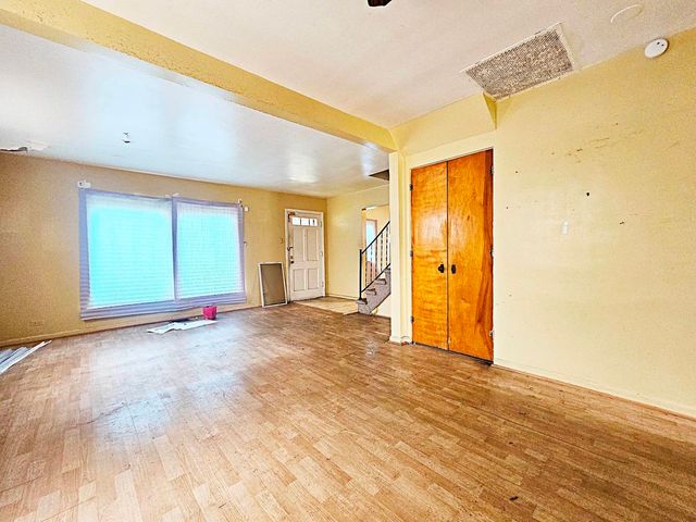 10650 S Peoria Street, Chicago, IL 60643