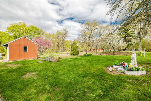 18 Central Ave, Seekonk, MA 02771