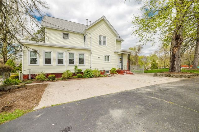 18 Central Ave, Seekonk, MA 02771