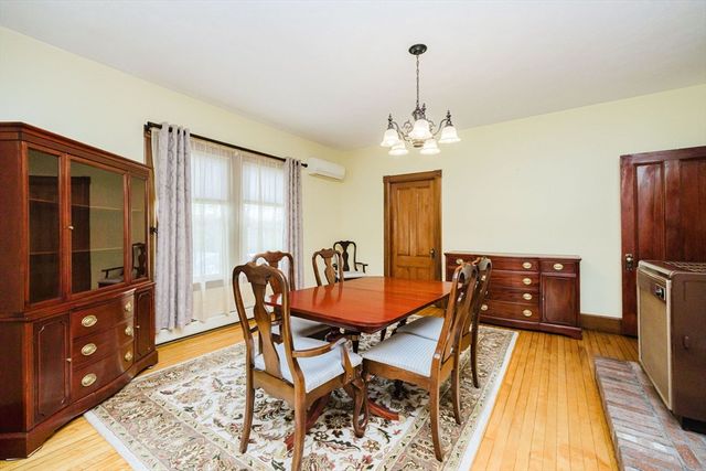 18 Central Ave, Seekonk, MA 02771